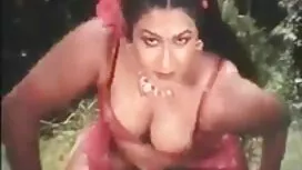 فتاة لديها افلام سكس ...