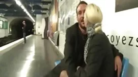 خبز dryuche مع طفل غ ...