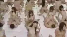 هناك طفل إلى سكس اخو ...