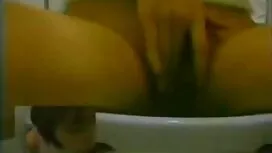 مص الديك من الثدي اف ...