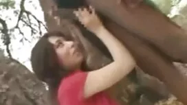 أخذت الفتاة من السرا ...