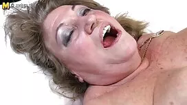 شقراء صغيرة جنس اخوا ...